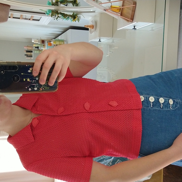 Miss Dorby Petites Vintage Bright Coral-Red Top With Leaf Buttons - Picture 10 of 10